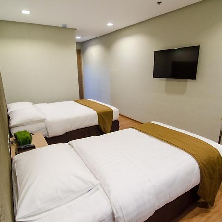 Madison Hotel Phl Iloilo City Exterior photo