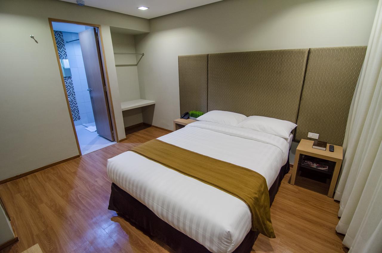 Madison Hotel Phl Iloilo City Exterior photo