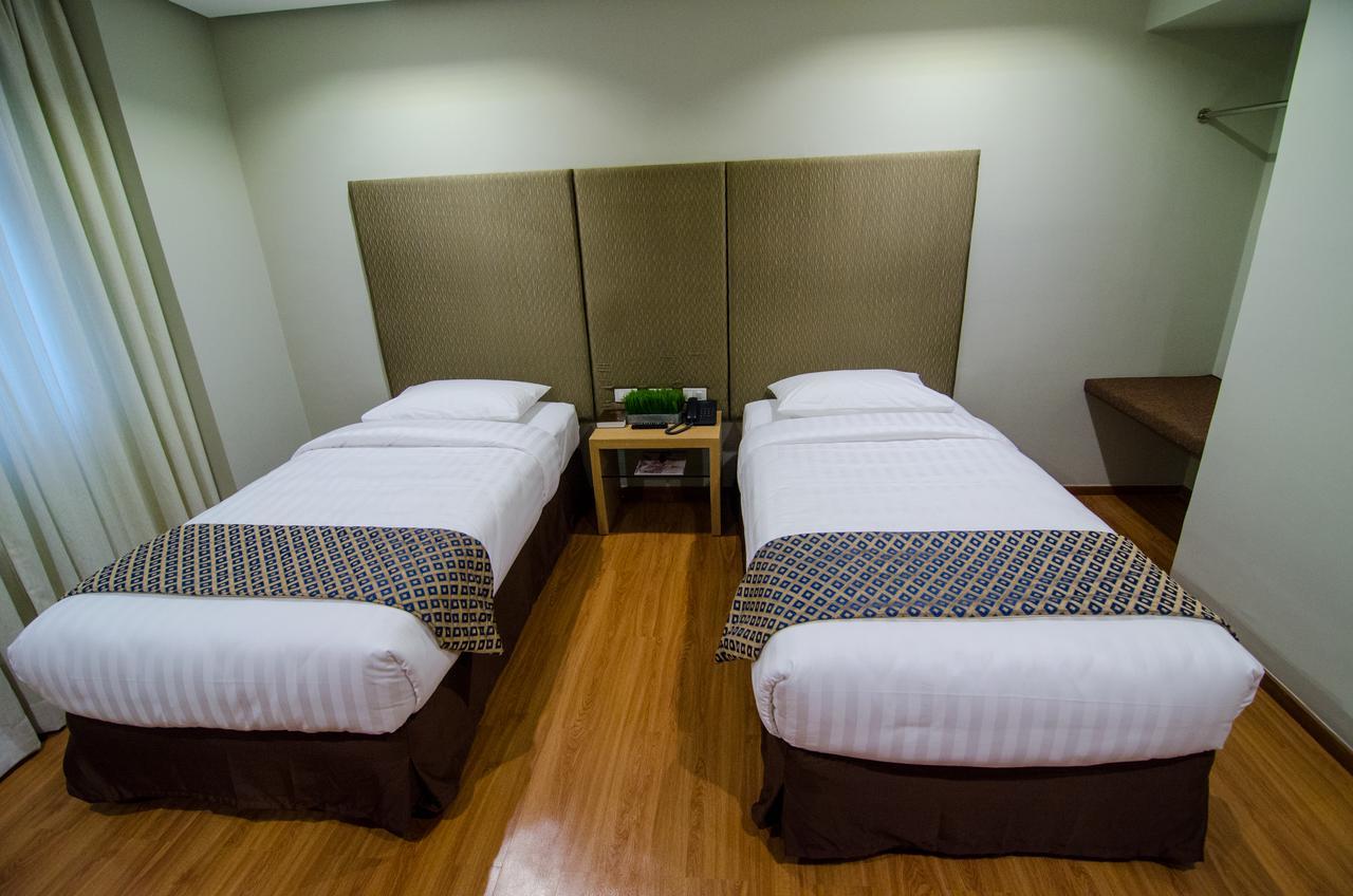 Madison Hotel Phl Iloilo City Exterior photo