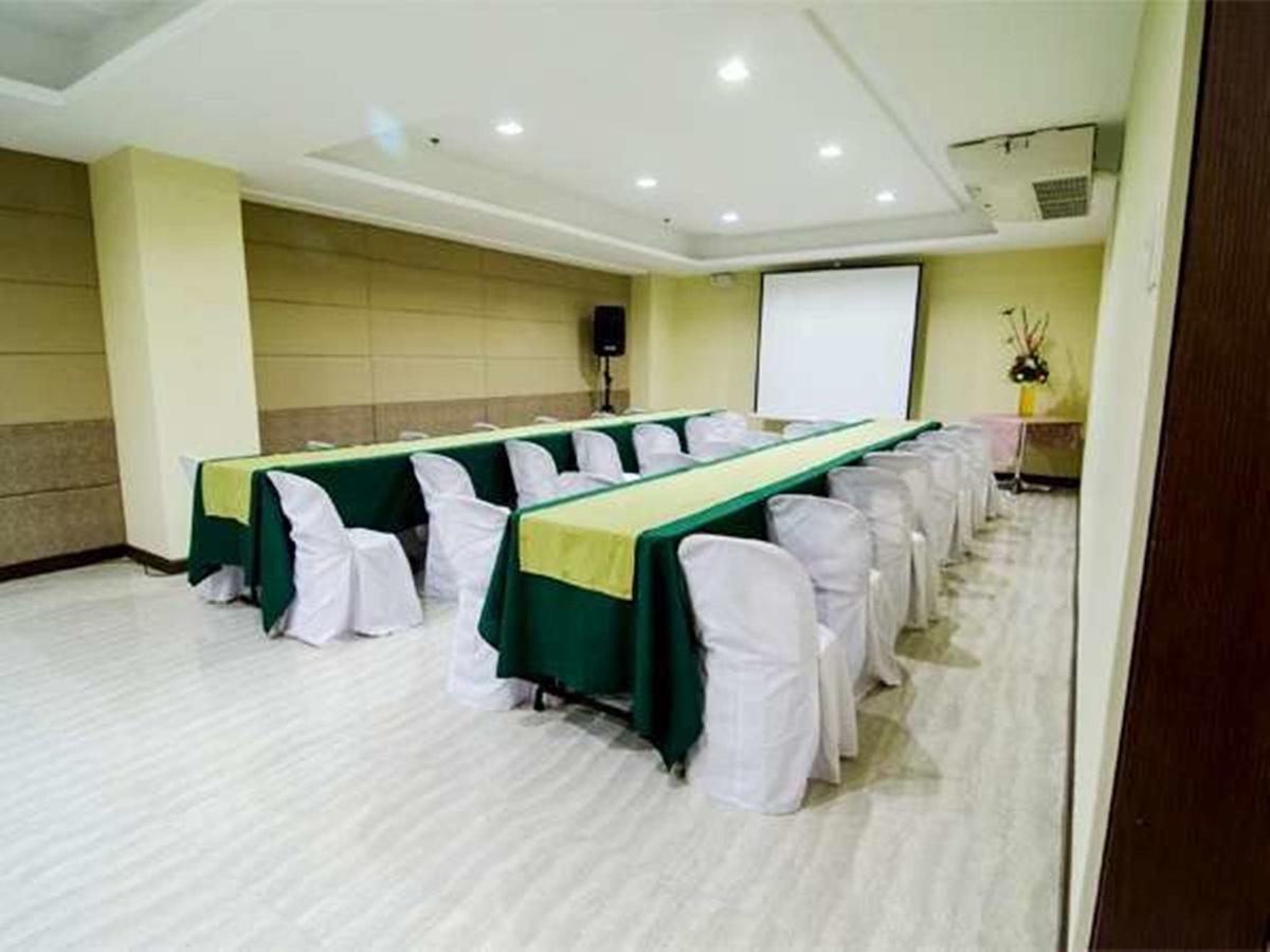 Madison Hotel Phl Iloilo City Exterior photo