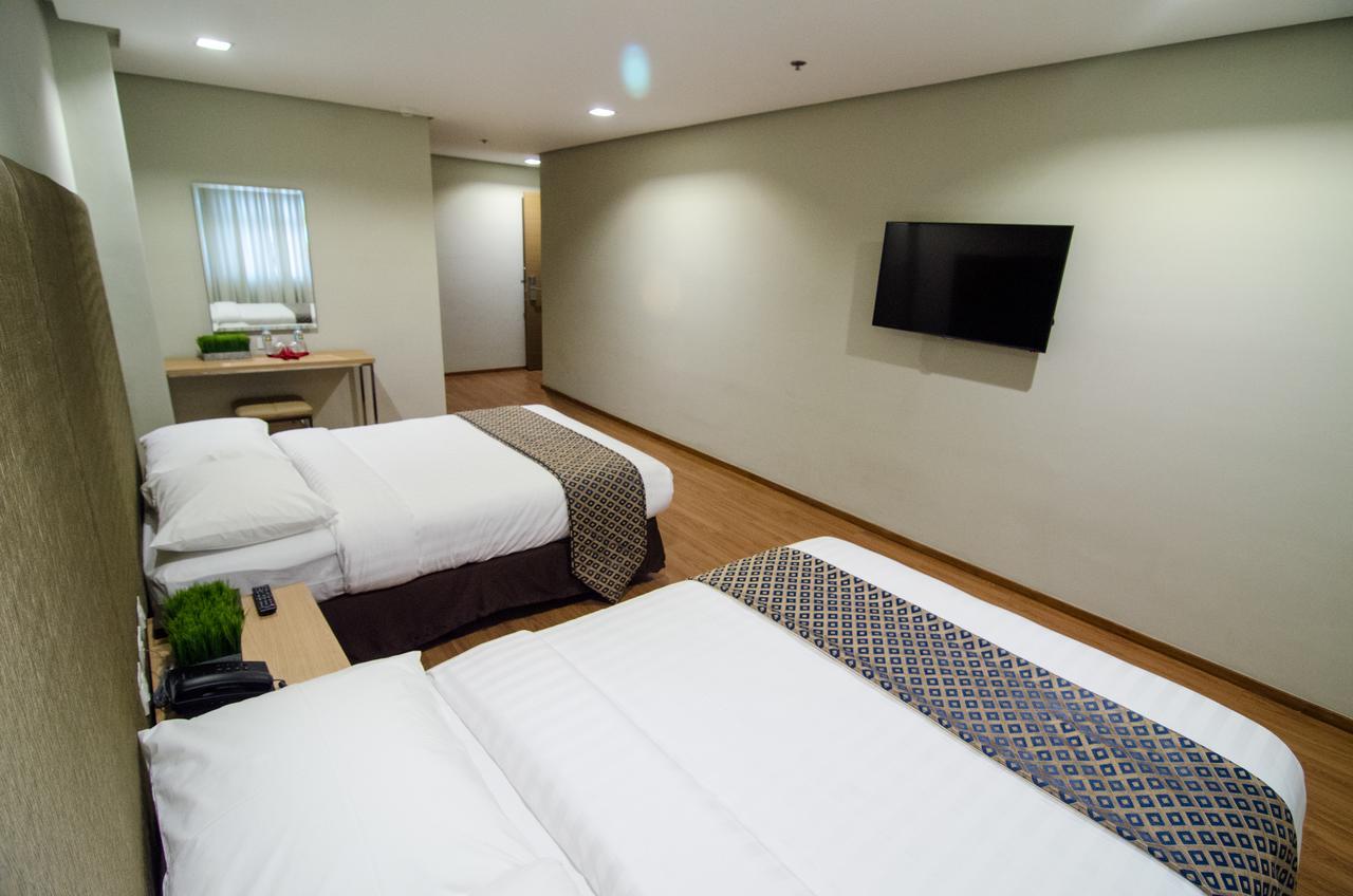 Madison Hotel Phl Iloilo City Exterior photo