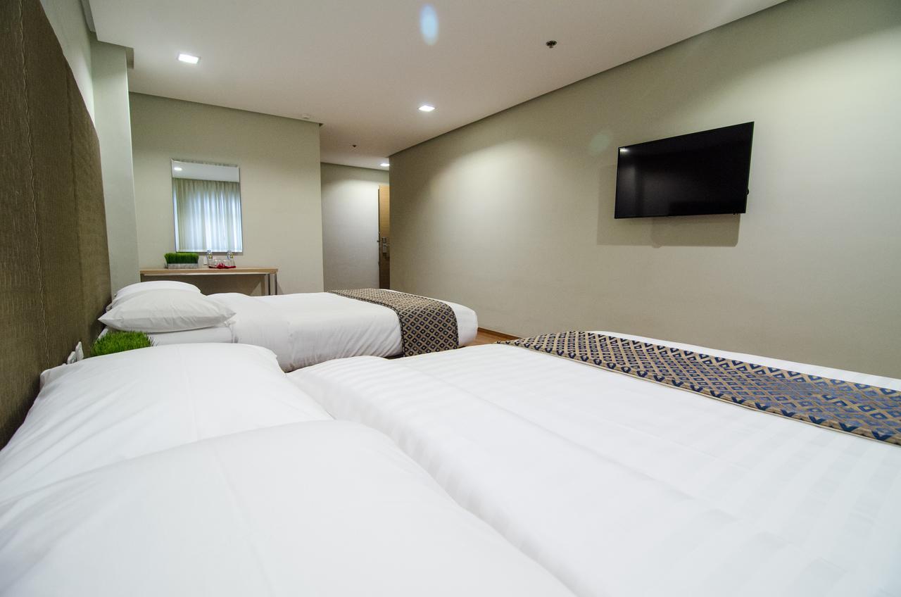 Madison Hotel Phl Iloilo City Exterior photo