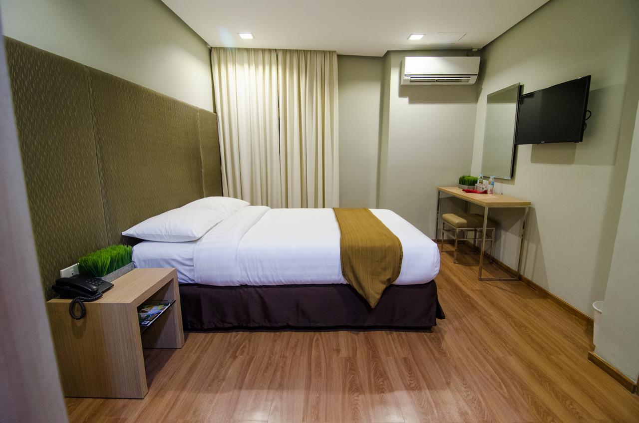 Madison Hotel Phl Iloilo City Exterior photo