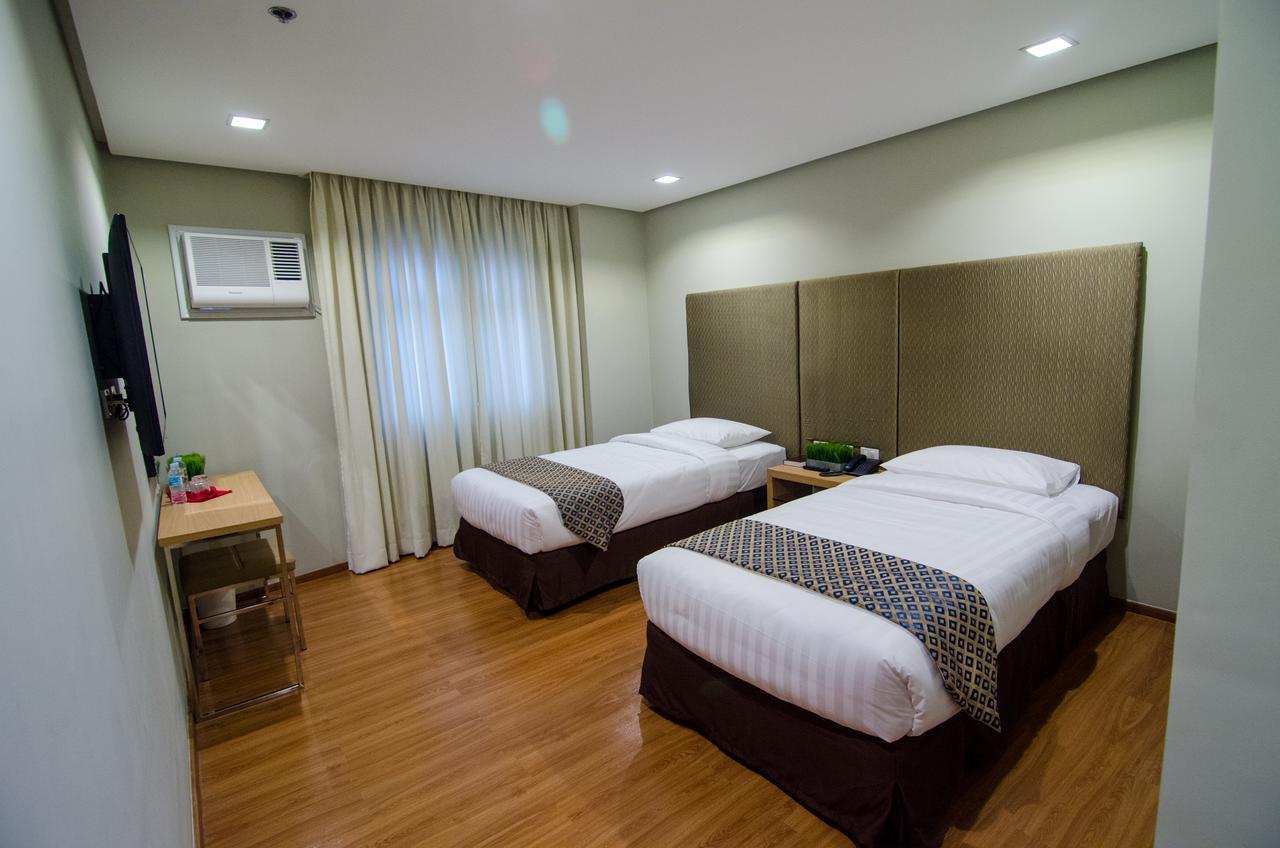 Madison Hotel Phl Iloilo City Exterior photo